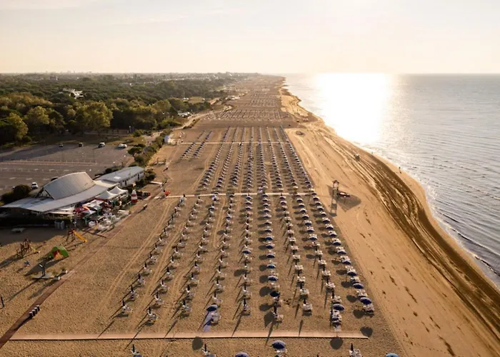 With Pool View-beahost Апартаменти