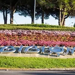 With Pool View-beahost Апартаменти